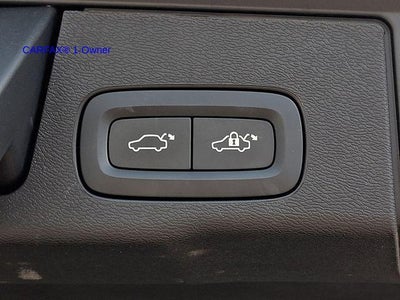 2023 Volvo XC60 B5 AWD Plus Dark Theme