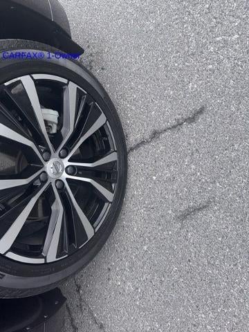 2023 Volvo XC60 B5 AWD Plus Dark Theme