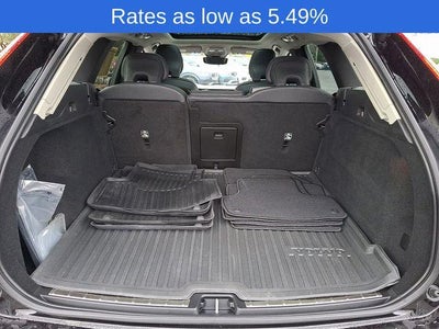 2023 Volvo XC60 B5 AWD Plus Dark Theme