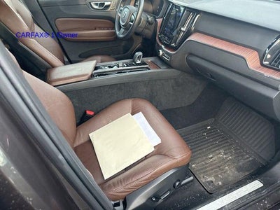 2023 Volvo XC60 B5 AWD Plus Dark Theme