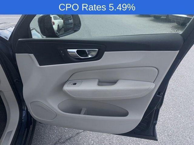 2023 Volvo XC60 B5 AWD Plus Dark Theme