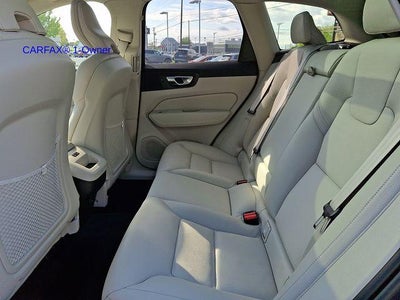 2023 Volvo XC60 B5 AWD Plus Dark Theme