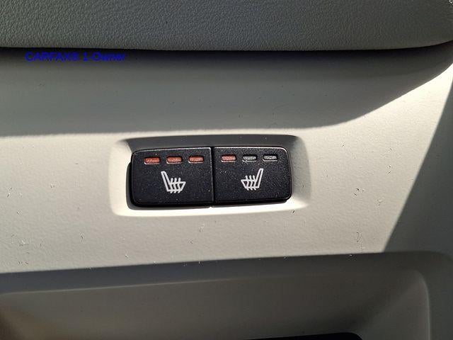 2023 Volvo XC60 B5 AWD Plus Dark Theme