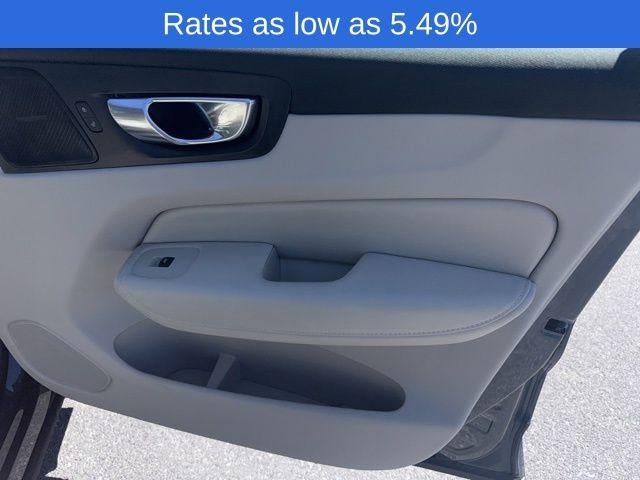 2023 Volvo XC60 B5 AWD Plus Dark Theme