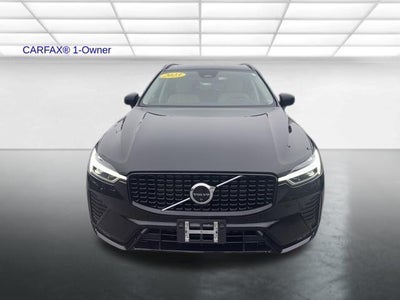 2023 Volvo XC60 B5 AWD Plus Dark Theme