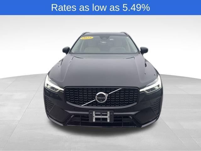 2023 Volvo XC60 B5 AWD Plus Dark Theme