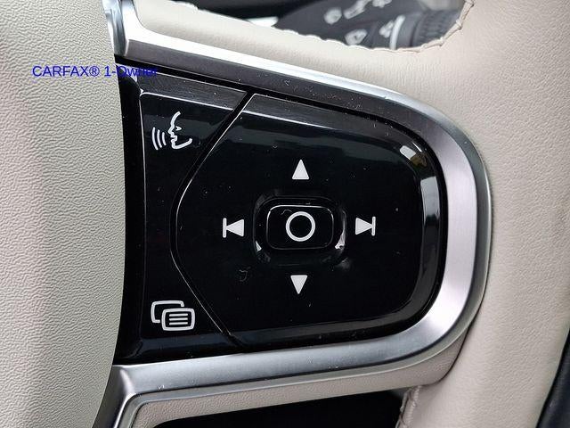 2023 Volvo XC60 B5 AWD Plus Dark Theme