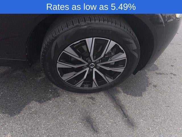 2023 Volvo XC60 B5 AWD Plus Dark Theme