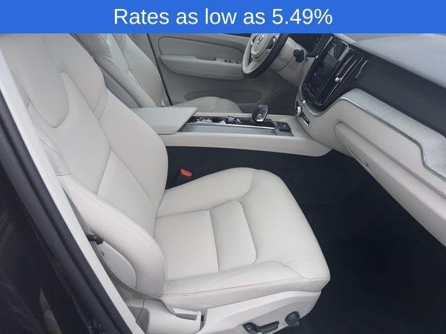 2023 Volvo XC60 B5 AWD Plus Dark Theme