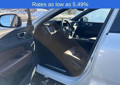 2023 Volvo XC60 B5 AWD Plus Dark Theme