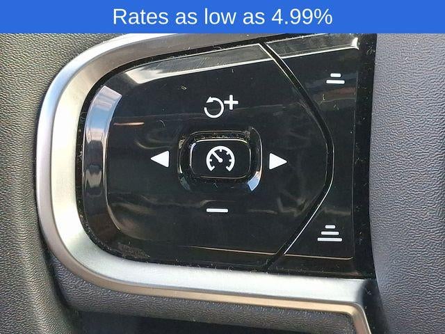 2023 Volvo XC60 B5 AWD Plus Dark Theme