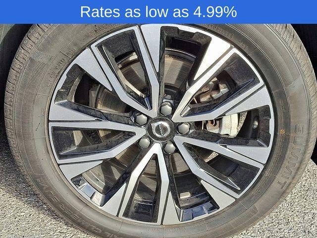 2023 Volvo XC60 B5 AWD Plus Dark Theme