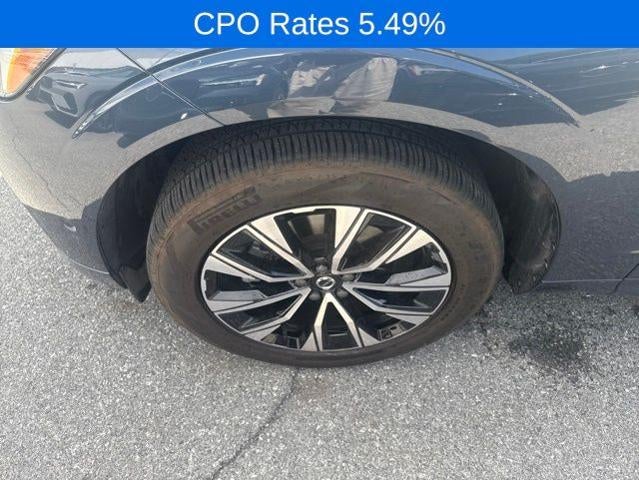 2023 Volvo XC60 B5 AWD Plus Dark Theme