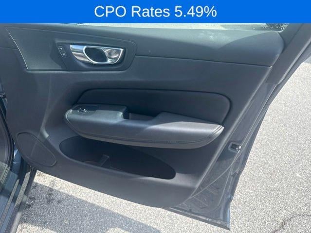2023 Volvo XC60 B5 AWD Plus Dark Theme