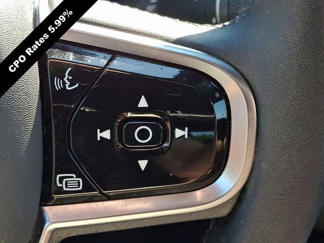 2023 Volvo XC60 B5 AWD Plus Dark Theme