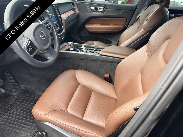 2023 Volvo XC60 B5 AWD Plus Dark Theme