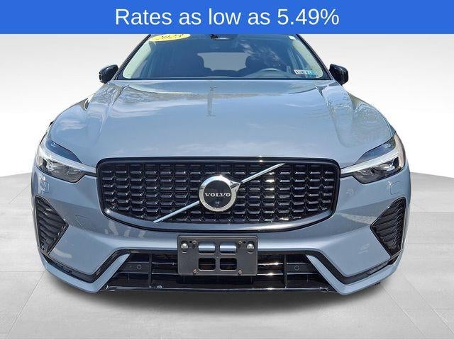 2023 Volvo XC60 B5 AWD Plus Dark Theme