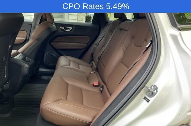 2023 Volvo XC60 B5 AWD Plus Dark Theme