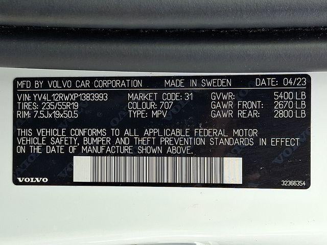 2023 Volvo XC60 B5 AWD Plus Dark Theme