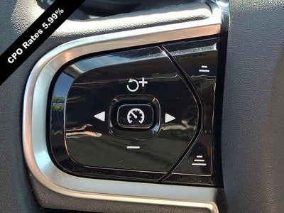 2023 Volvo XC60 B5 AWD Ultimate Dark Theme