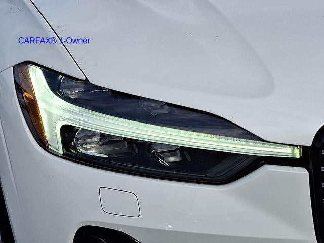 2023 Volvo XC60 B5 AWD Ultimate Dark Theme