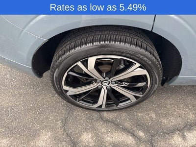 2023 Volvo XC60 B5 AWD Ultimate Dark Theme