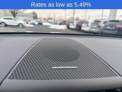 2023 Volvo XC60 B5 AWD Ultimate Dark Theme