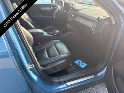 2023 Volvo XC40 B5 AWD Ultimate Bright Theme