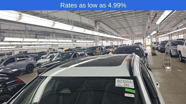 2025 Volvo XC40 B5 AWD Plus Dark Theme