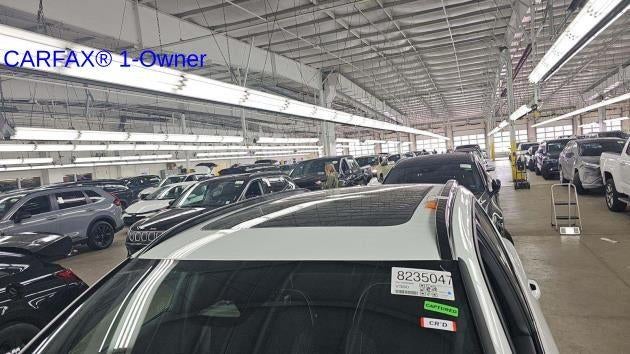 2025 Volvo XC40 B5 AWD Plus Dark Theme