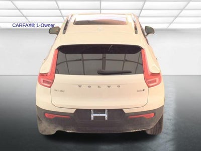 2025 Volvo XC40 B5 AWD Plus Dark Theme