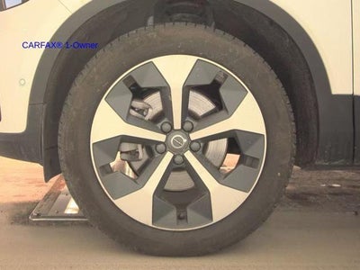 2025 Volvo XC40 B5 AWD Plus Dark Theme