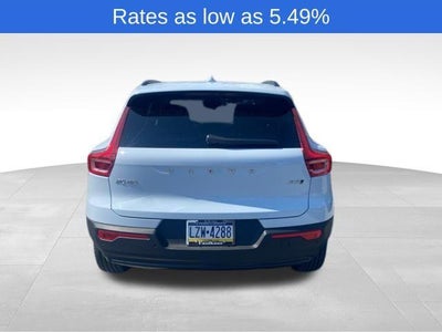 2026 Volvo XC40 B5 AWD Plus