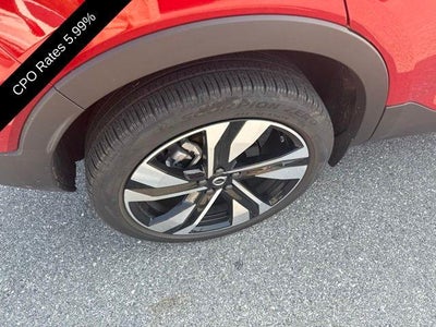 2025 Volvo XC40 B5 AWD Plus Dark Theme