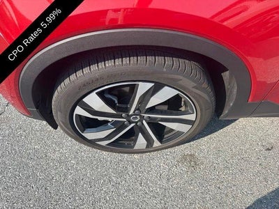 2025 Volvo XC40 B5 AWD Plus Dark Theme