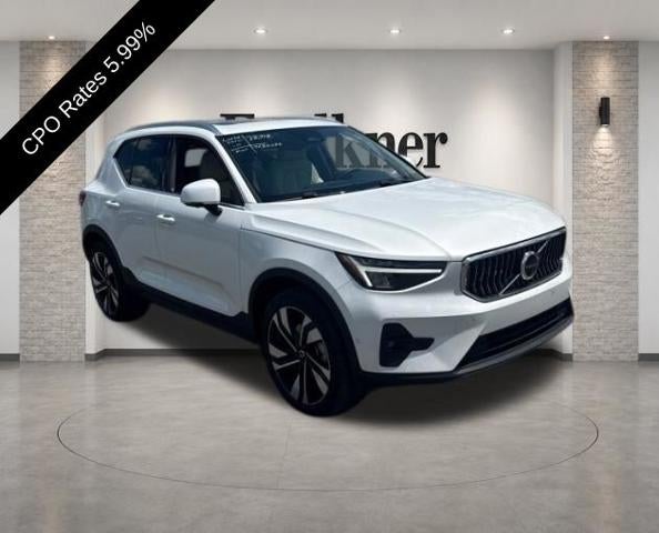 2024 Volvo XC40 B5 AWD Plus Bright Theme