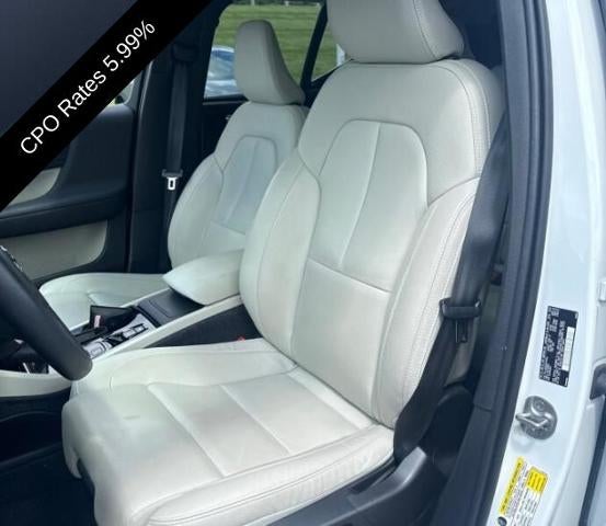 2024 Volvo XC40 B5 AWD Plus Bright Theme