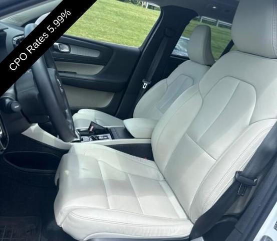 2024 Volvo XC40 B5 AWD Plus Bright Theme