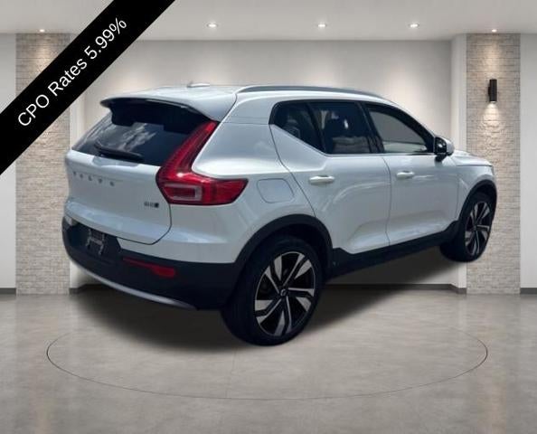 2024 Volvo XC40 B5 AWD Plus Bright Theme