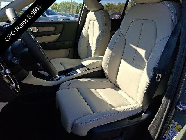 2024 Volvo XC40 B5 AWD Plus Bright Theme