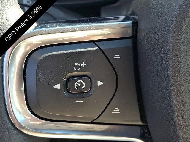 2024 Volvo XC40 B5 AWD Plus Bright Theme