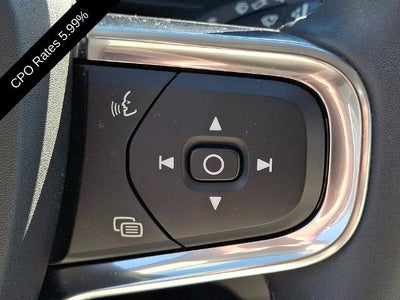2024 Volvo XC40 B5 AWD Plus Bright Theme