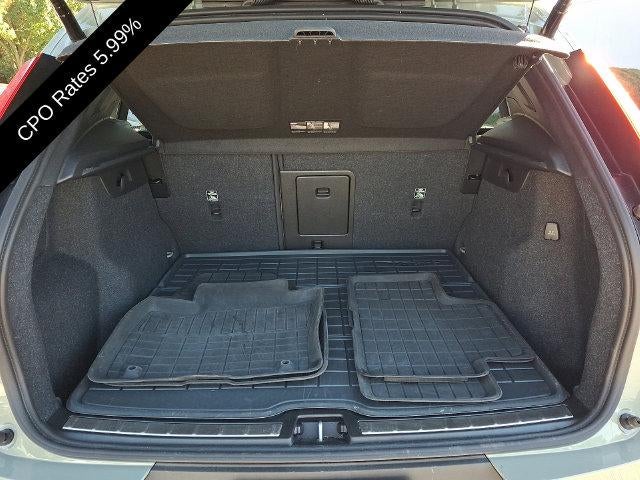 2024 Volvo XC40 B5 AWD Plus Bright Theme