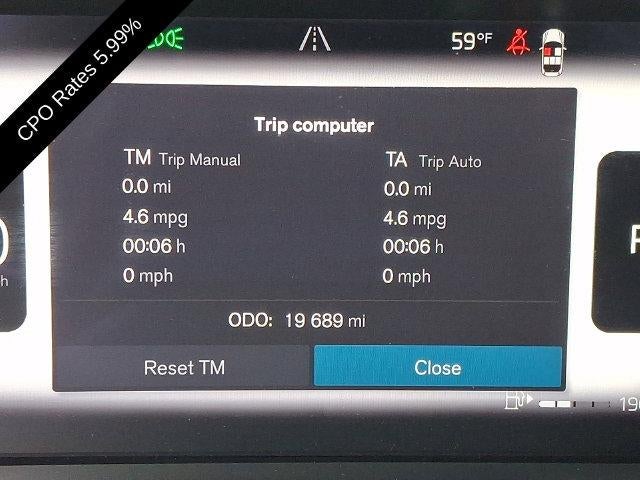 2024 Volvo XC40 B5 AWD Plus Bright Theme