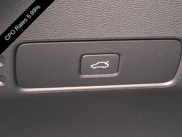 2024 Volvo XC40 B5 AWD Plus Bright Theme