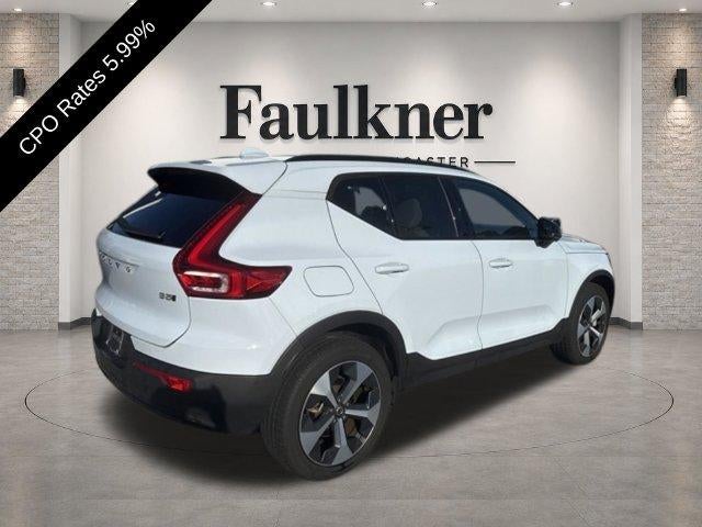 2024 Volvo XC40 B5 AWD Plus Dark Theme