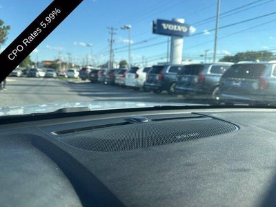 2024 Volvo XC40 B5 AWD Plus Dark Theme