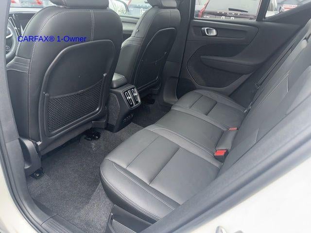 2024 Volvo XC40 B5 AWD Plus Dark Theme