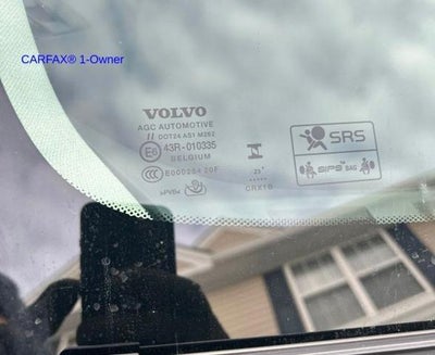 2024 Volvo XC40 B5 AWD Plus Dark Theme