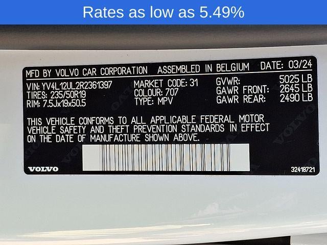 2024 Volvo XC40 B5 AWD Plus Dark Theme